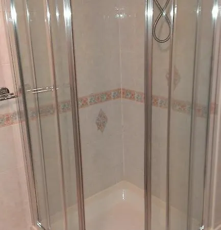 The White House Quality B&B Near Bham Nec/Airport Guest house