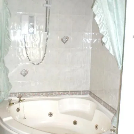 Gasthof The White House Quality B&B Near Bham Nec/Airport
